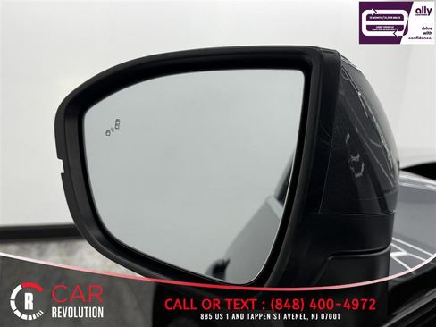 Used 2025 Nissan Pathfinder SV AWD/4WD image 44