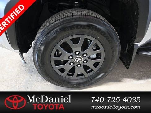 Certified 2025 Toyota 4Runner SR5 AWD/4WD image 30