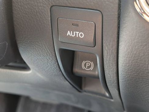 Used 2016 Lexus LS 460 image 32