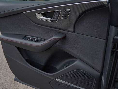 Used 2023 Audi RS Q8 image 23