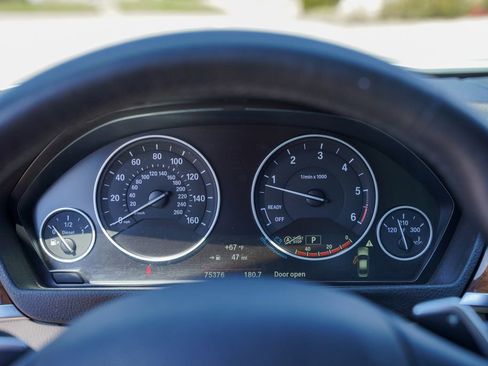 Used 2018 BMW 328d xDrive Sedan w/ Premium Package image 14