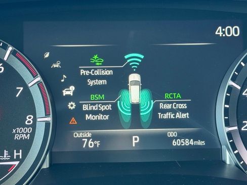 Used 2023 Toyota Highlander LE FWD image 30