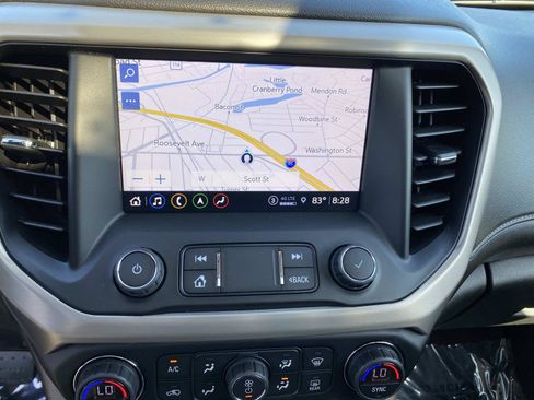 Used 2021 GMC Acadia Denali w/ Denali Ultimate Package AWD/4WD image 13