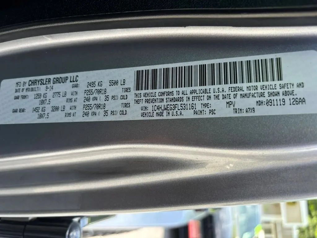 Used 2015 Jeep Wrangler Unlimited Sahara w/ Connectivity Group AWD/4WD image 21