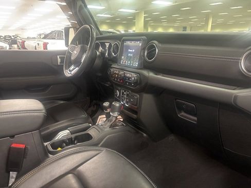 Used 2021 Jeep Gladiator Overland w/ Popular Equipment Package image 9