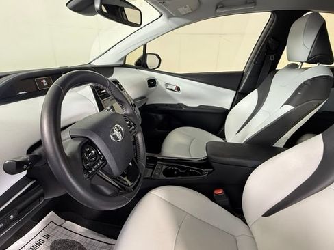 Used 2019 Toyota Prius XLE FWD image 17