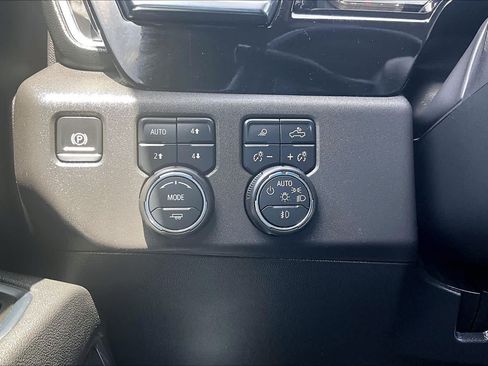 Certified 2025 Chevrolet Silverado 1500 LT Trail Boss w/ LT Trail Boss Premium Package AWD/4WD image 36
