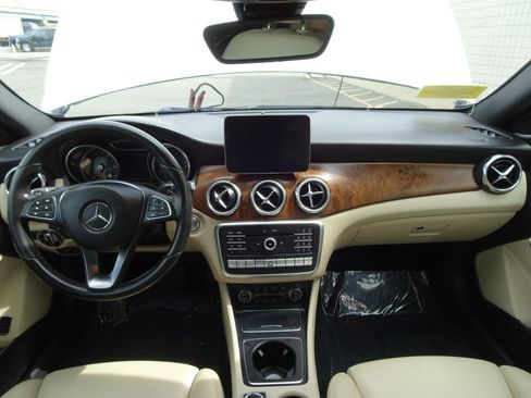 Used 2018 Mercedes-Benz GLA 250 4MATIC image 14
