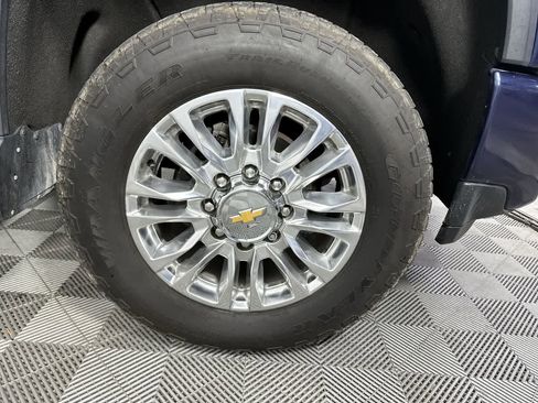 Used 2021 Chevrolet Silverado 2500 High Country w/ Z71 Off-Road Package image 10