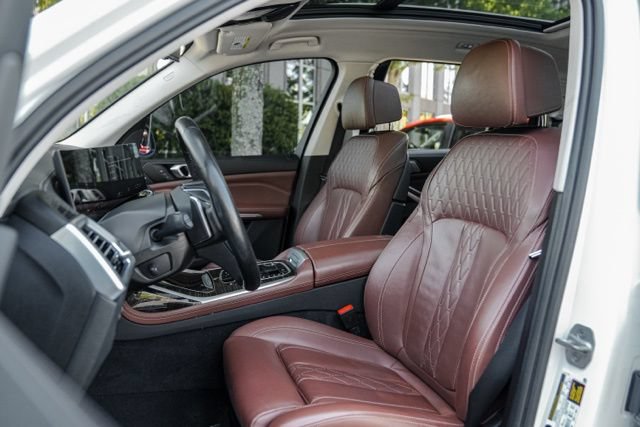 Used 2023 BMW X7 xDrive40i AWD/4WD image 43