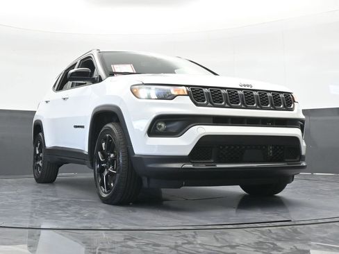 Used 2024 Jeep Compass Latitude w/ Convenience Group AWD/4WD image 60