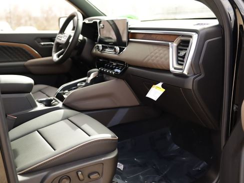 New 2026 GMC Canyon Denali image 34