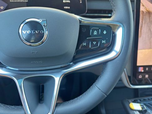 Used 2025 Volvo EX90 Ultra AWD/4WD image 21