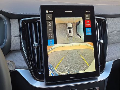 New 2026 Volvo XC90 B6 Ultra image 28