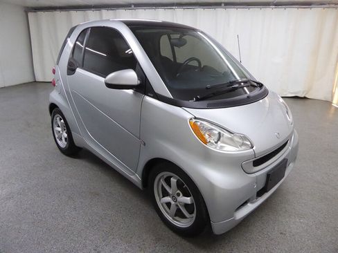 Used 2011 smart fortwo pure image 1