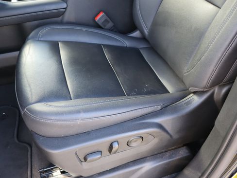 Used 2023 Chevrolet Tahoe Z71 w/ Luxury Package image 19