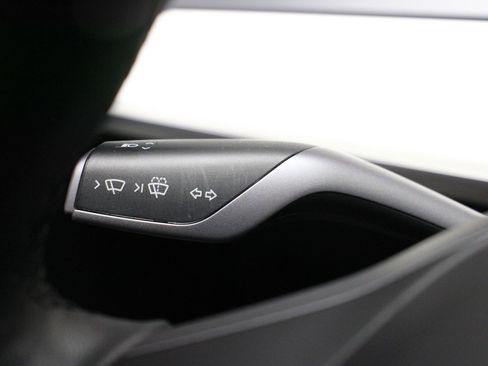 Used 2022 Tesla Model Y Long Range AWD/4WD image 38