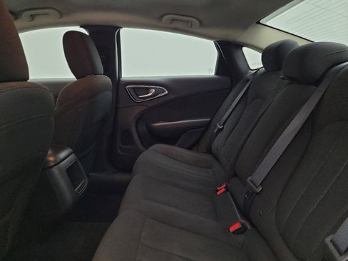 Used 2016 Chrysler 200 Limited image 18