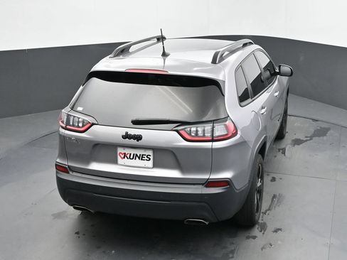 Used 2019 Jeep Cherokee Latitude Plus FWD image 12