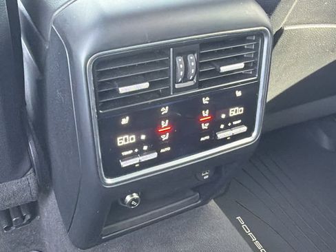 Used 2019 Porsche Cayenne AWD/4WD image 25