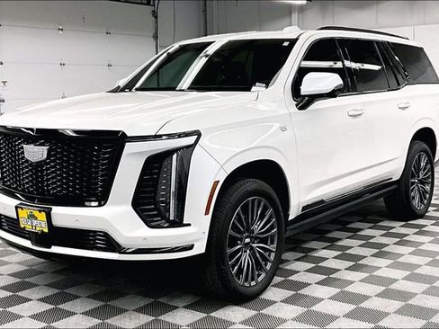 Used 2025 Cadillac Escalade Sport AWD/4WD image 11
