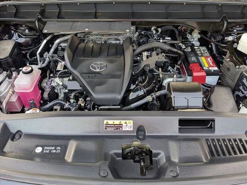 Used 2023 Toyota Highlander XLE image 25