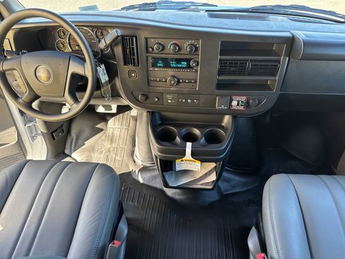 New 2025 GMC Savana 2500 w/ Driver Convenience Package image 25