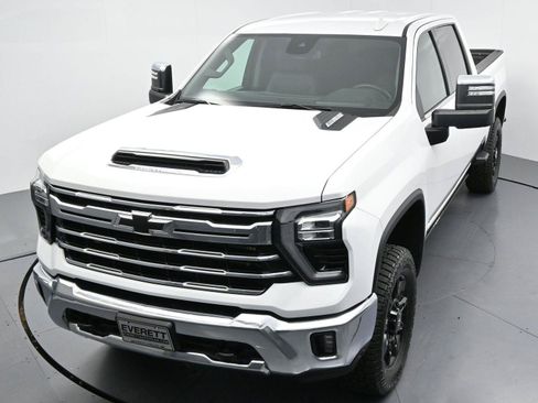 Used 2024 Chevrolet Silverado 2500 LTZ AWD/4WD image 36