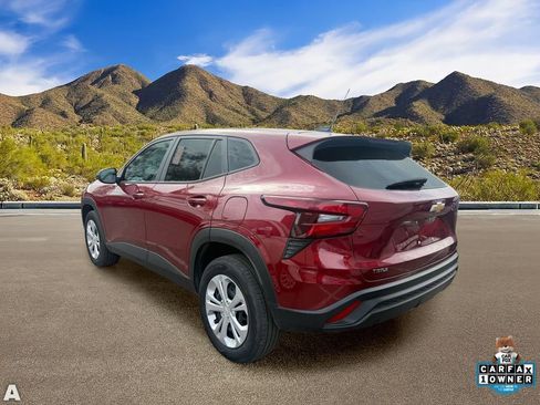 Used 2025 Chevrolet Trax LS image 3