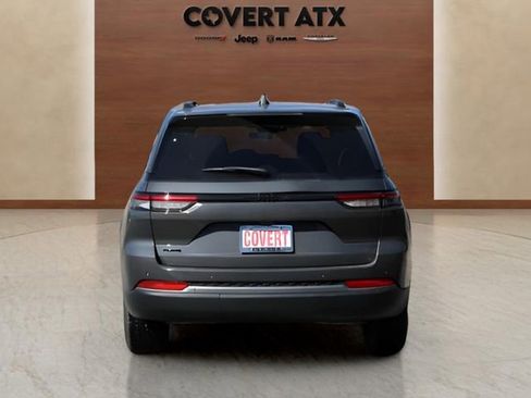 New 2026 Jeep Grand Cherokee Altitude image 4