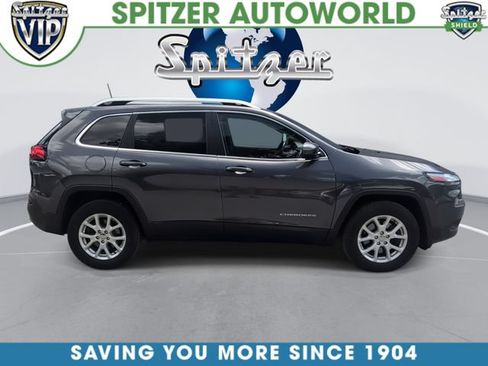 Used 2016 Jeep Cherokee Latitude w/ Cold Weather Group AWD/4WD image 10