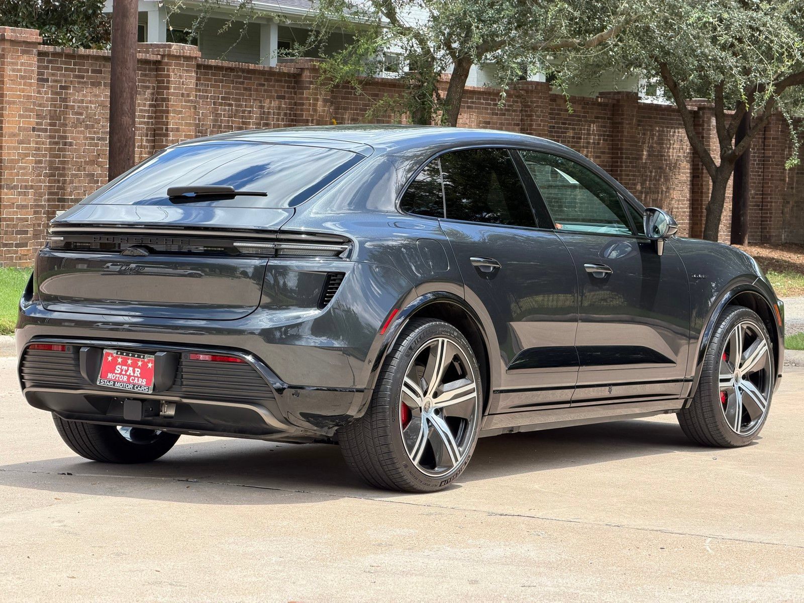 Used 2024 Porsche Macan Turbo Electric AWD/4WD image 14