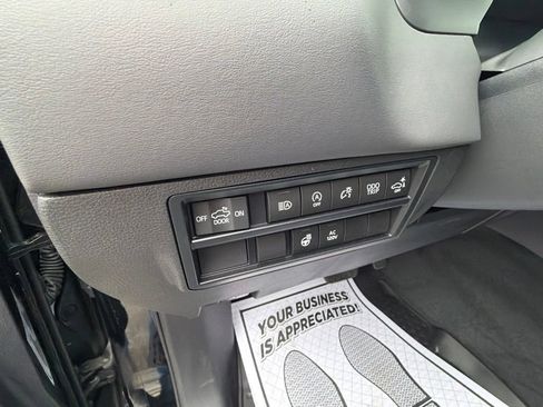 Used 2023 Toyota Tundra Platinum AWD/4WD image 21