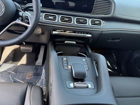 Used 2025 Mercedes-Benz GLS 450 GLS 450 image 11