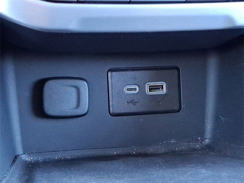 Used 2023 GMC Acadia SLE image 26