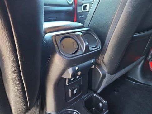 Used 2020 Jeep Gladiator Overland w/ Popular Equipment Package AWD/4WD image 17