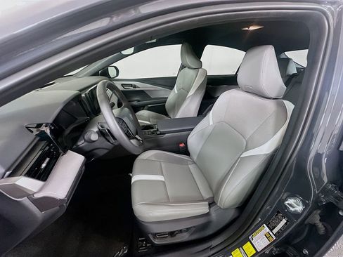 Used 2025 Toyota Camry SE image 21