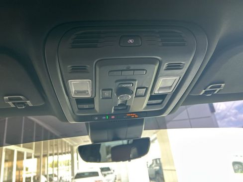 Used 2023 GMC Yukon XL Denali Ultimate AWD/4WD image 24