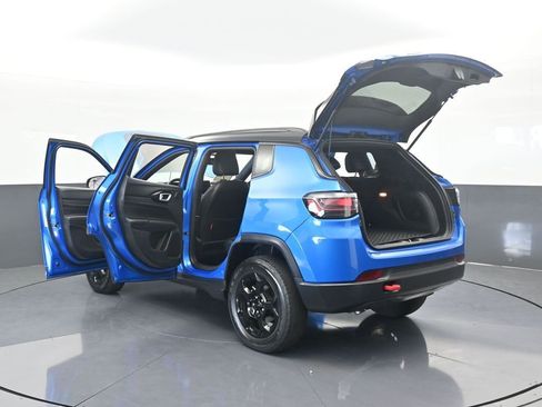 Used 2023 Jeep Compass Trailhawk w/ Trailhawk Elite Group image 85