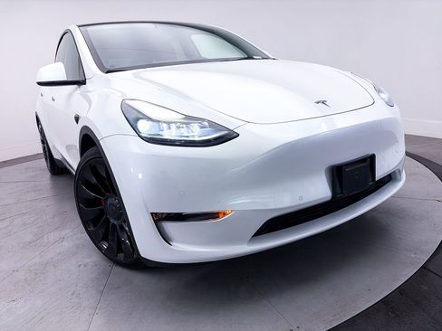 Used 2022 Tesla Model Y Performance AWD/4WD image 6