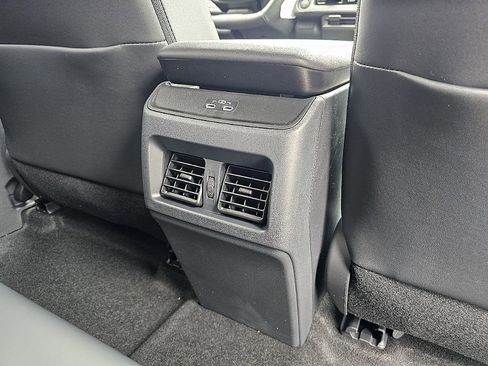 New 2026 Subaru Uncharted Premium FWD image 19