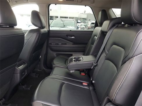 Used 2023 Nissan Pathfinder SL image 26