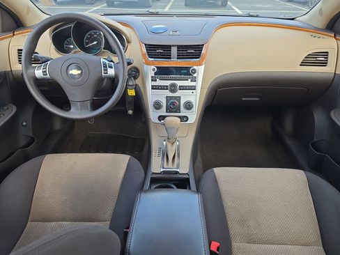 Used 2010 Chevrolet Malibu LT FWD image 8