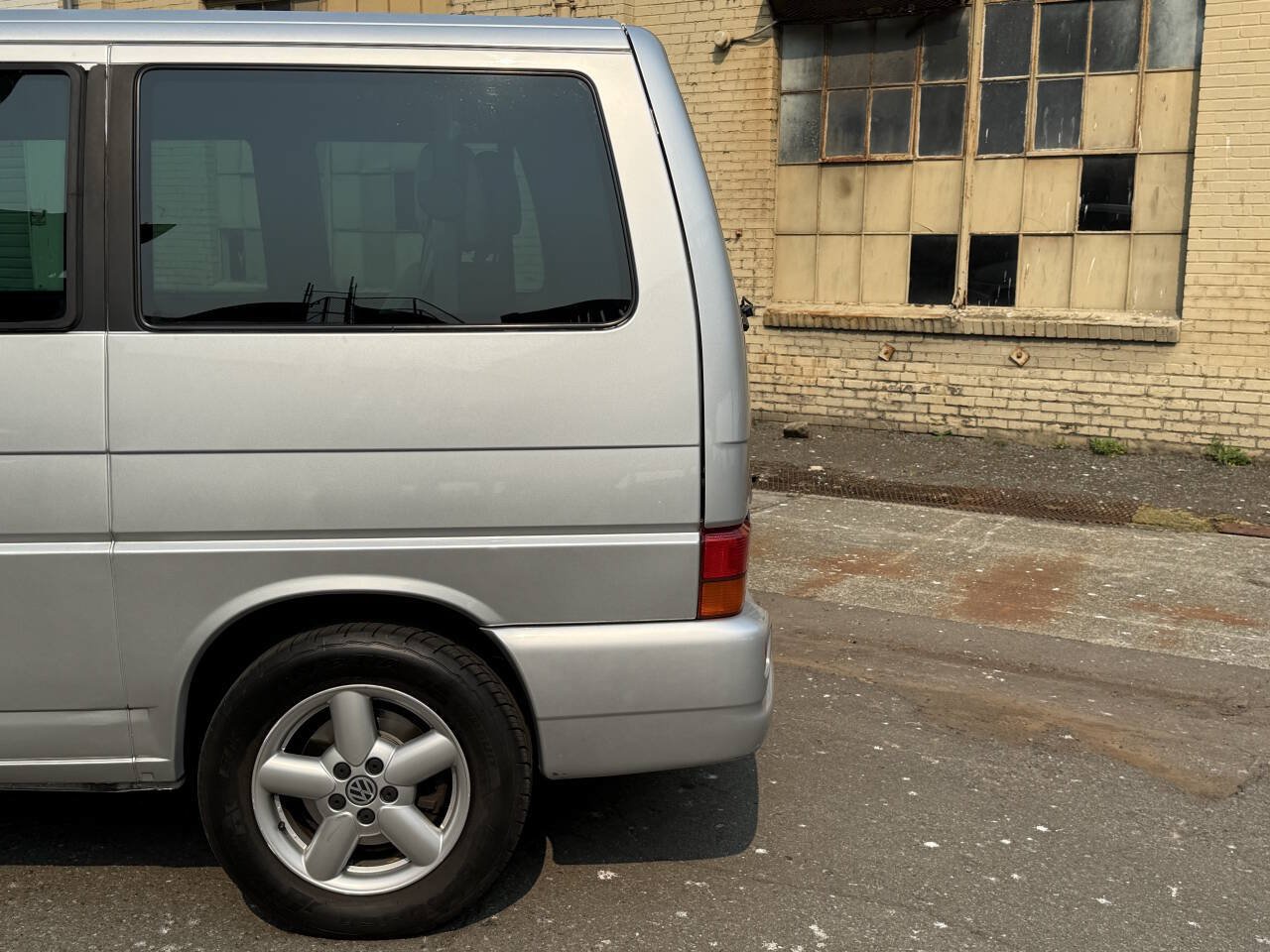 Used 2003 Volkswagen Eurovan MV FWD image 29
