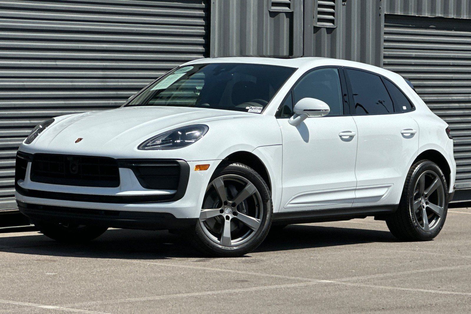 Used 2026 Porsche Macan AWD/4WD image 1