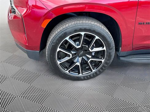 Used 2021 Chevrolet Suburban RST image 34