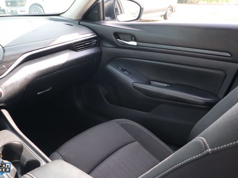 Used 2025 Nissan Altima 2.5 SV FWD image 22