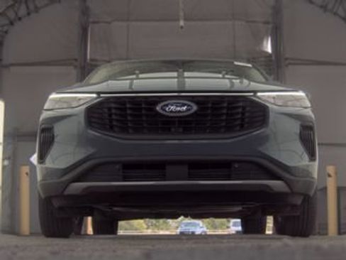 Used 2023 Ford Escape Active AWD/4WD image 3