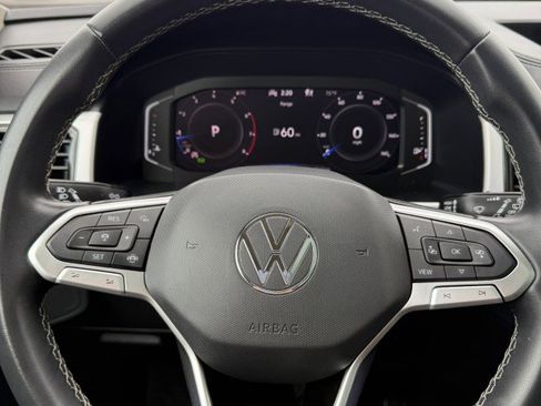 Certified 2022 Volkswagen Atlas SE image 12