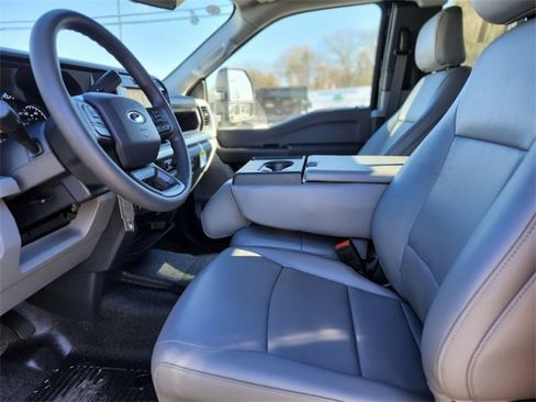 New 2025 Ford F350 XL w/ XL Chrome Package image 17